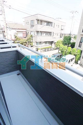 コモド狭山ヶ丘 東向きのベランダです